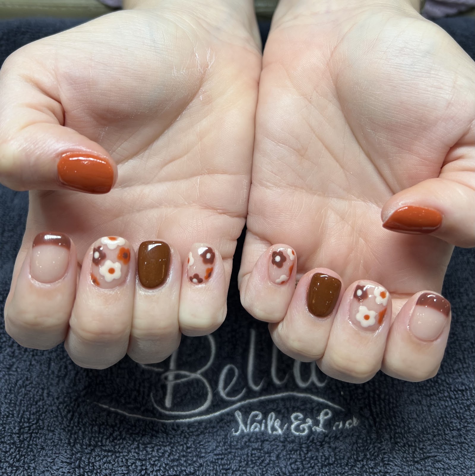 Lovely Nails nail photo 4